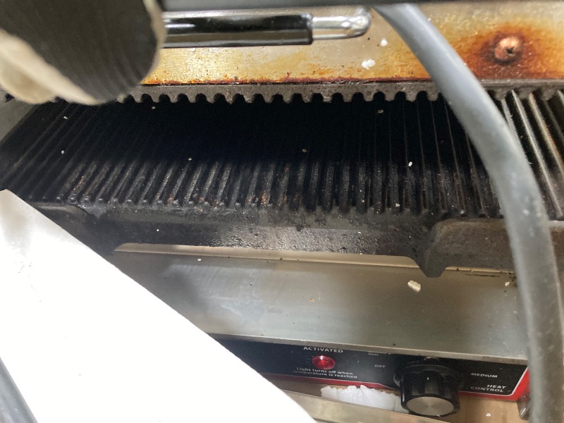 Photo 3 of ==IT'S STAINED====Winco EPG-1C - Italian Style Panini Grill, Electric, Single