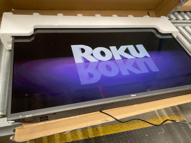 Photo 2 of 40" Class Select Series Full HD Smart RokuTV