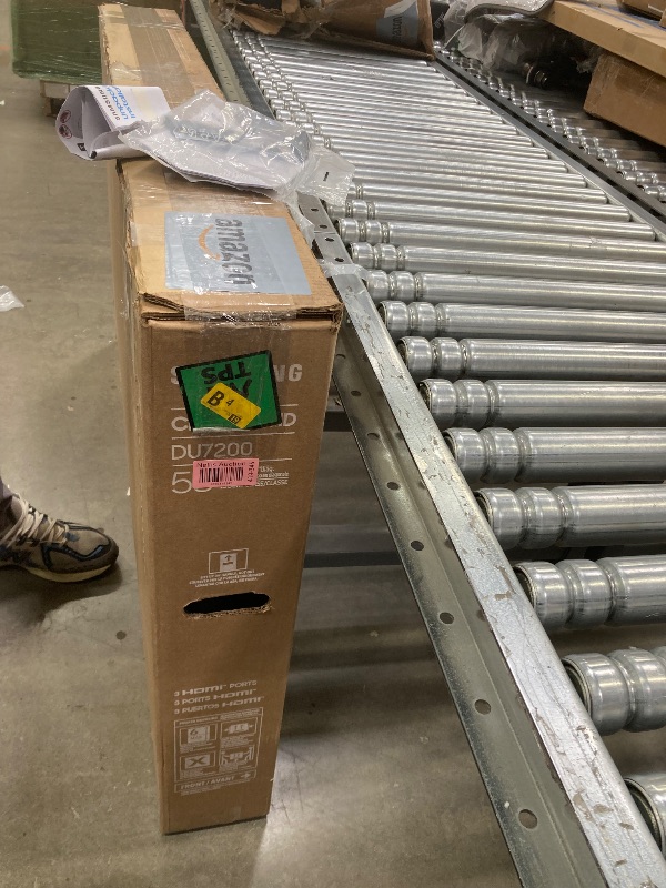 Photo 1 of SAMSUNG 55-Inch Class Crystal UHD 4K DU7200 Series HDR Smart TV w/Object Tracking Sound Lite, PurColor, Motion Xcelerator, Mega Contrast, Q-Symphony (UN55DU7200, 2024 Model)