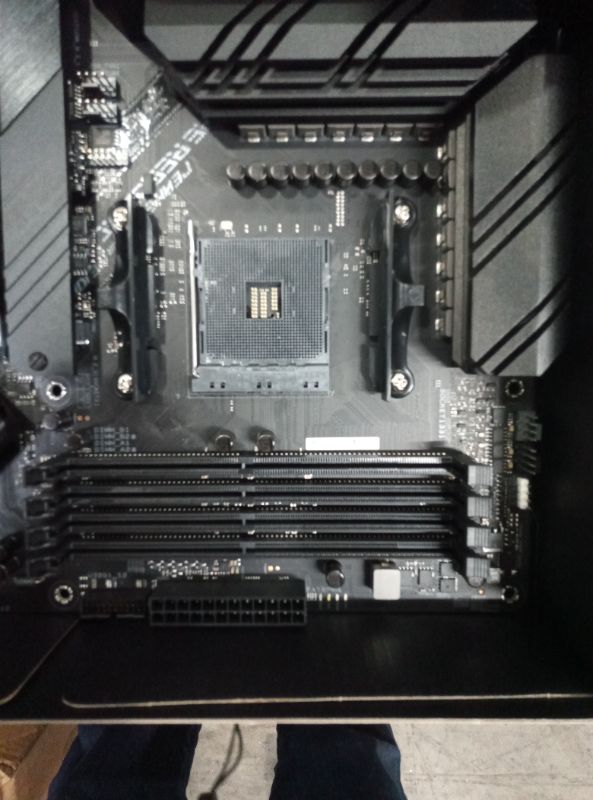 Photo 4 of ASUS ROG Strix B550-F Gaming WiFi II AMD Socket AM4 ATX DDR4 Motherboard