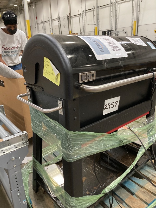 Photo 1 of ***USED NEEDS TO BE CLEAN****Weber Searwood XL 600 Wood Pellet Smoker Grill with Wi-Fi and Bluetooth Connectivity, 36 Inches, Black