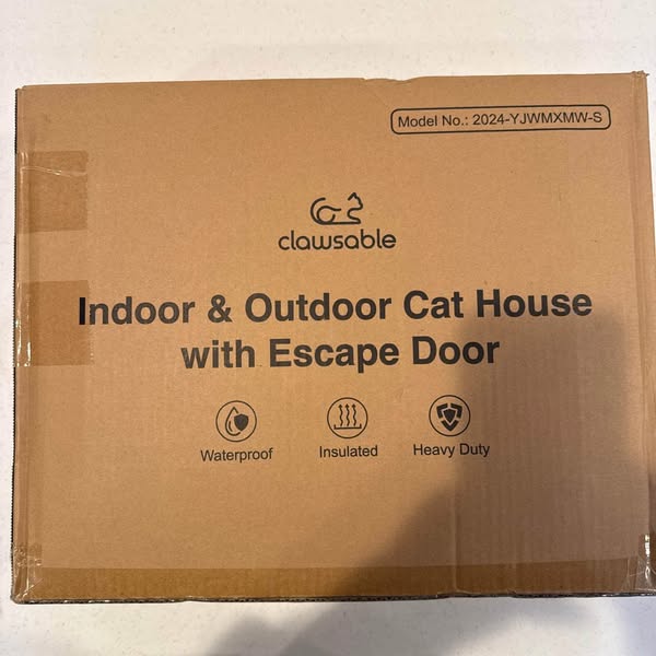 Photo 1 of 2024 Classic Box Heated Cat House - Medium