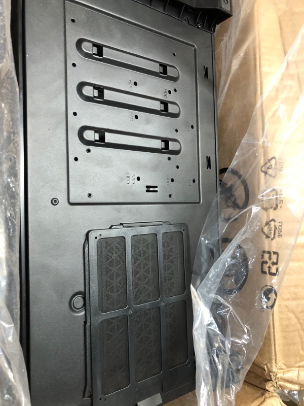 Photo 1 of (Used)(damaged)(incomplete)CORSAIR 4000D AIRFLOW Tempered Glass Mid-Tower ATX Case - High-Airflow - Cable Management System - Spacious Interior - Two Included 120 mm Fans - Black