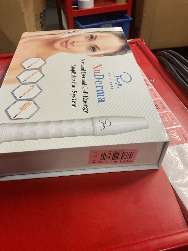 Photo 1 of **MISSING 2 ATTACHMENTS**
NuDerma Portable Handheld Skin Therapy Wand Machine w/Neon – Anti-Aging - Skin Tightening - Wrinkle Reducing - Dark Circles – Clarifying - Hair & Scalp Stimulator