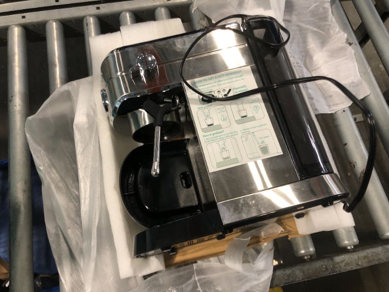 Photo 2 of ***sell for parts, item need clean before use, water tank bottom looks like cracked*** CASABREWS Espresso Machine 20 Bar, Compact Espresso Maker with Steam Milk Frother, Stainless Steel Coffee Machine with 34oz Removable Water Tank for Cappuccino, Latte, 