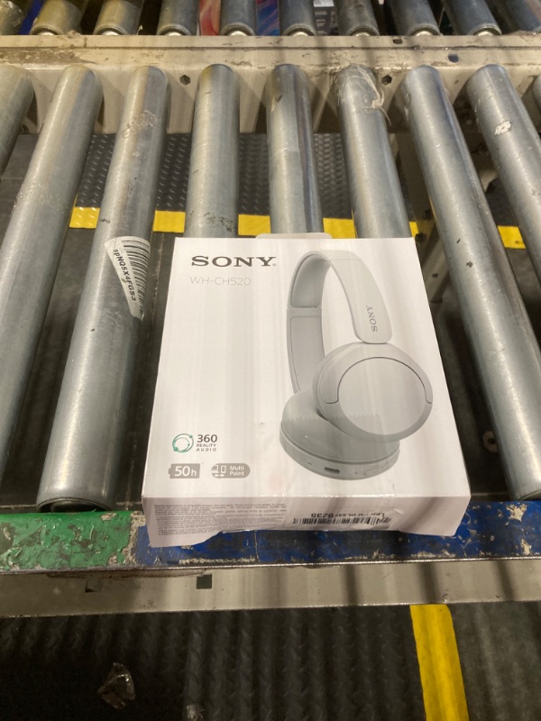 Photo 5 of ***need clean before use item*** Sony WH-CH520 Wireless Headphones Bluetooth On-Ear Headset with Microphone, White