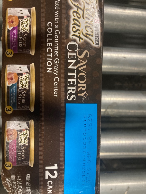 Photo 1 of ***damage on the box*** Fancy Feast 12-Pack Cans Savory Centers Chicken Canned Cat Food (12-3 OZ CANS)