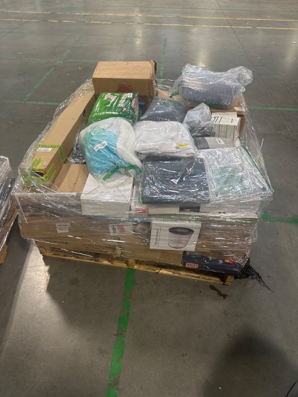 Photo 1 of ****AS IS. NO RETURNS***** miscellaneous NEW AND USED items bulk pallet. As is/ no returns. 
