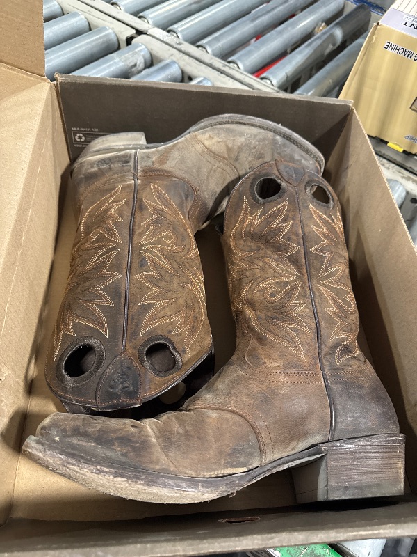 Photo 2 of ***USED*** DIRTY ARIAT BMVY9 Mens Circuit Striker Western Boot Weathered Brown 10.5