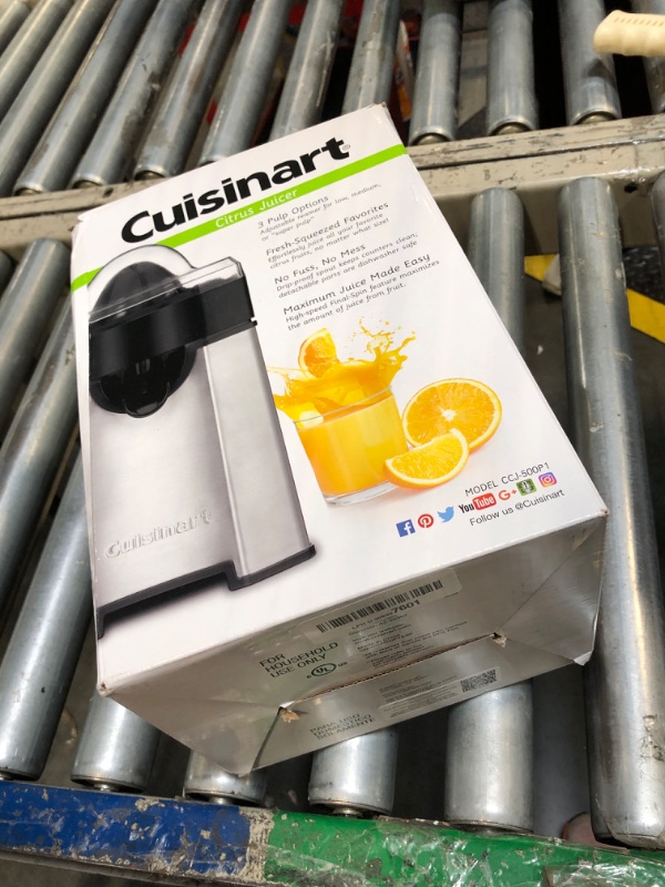 Photo 2 of ***USED***
Cuisinart CCJ-500P1 Pulp Control Citrus Juicer, 1, Black/Stainless