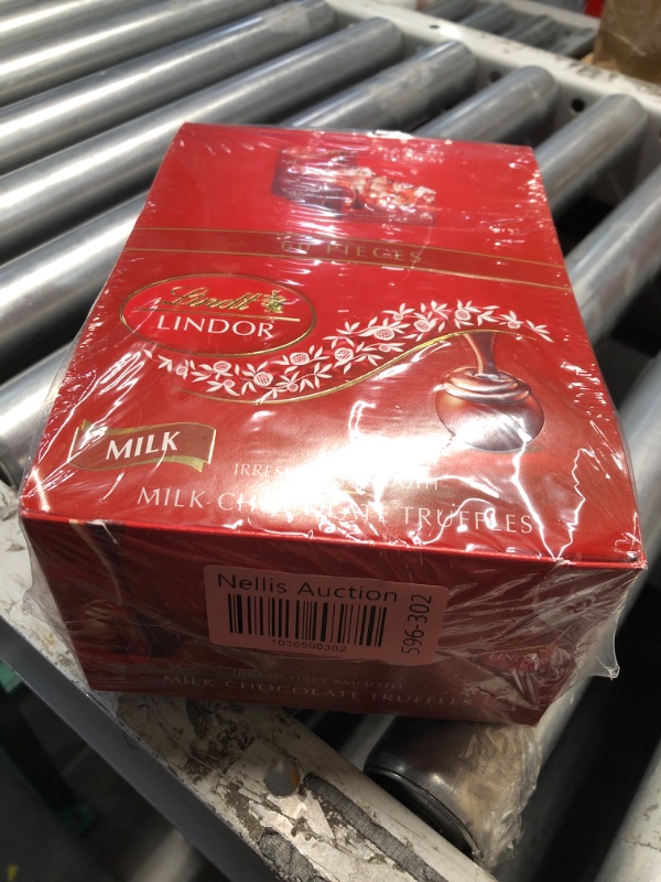 Photo 1 of ***NON REFUNDABLE***
Lindt LINDOR Milk Chocolate Candy Truffles, Milk Chocolate with Smooth, Melting Truffle Center, 25.4 oz., 60 Count