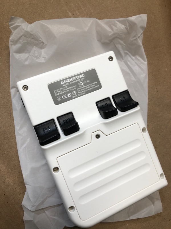 Photo 1 of RG35XX Plus Retro Handheld Game Console 3.5 Inch IPS Screen Linux System Video Player Built-in 64G TF Card 5000 Games Support HD-M-I TV Output 5G WiFi Bluetooth 4.2 White