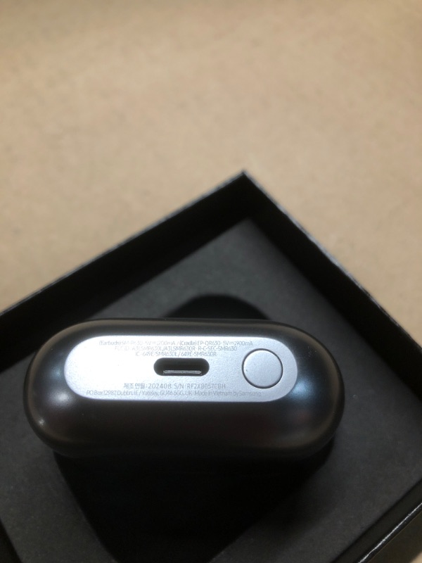 Photo 1 of SAMSUNG Galaxy Buds 3 Pro AI True Wireless Bluetooth Earbuds, Noise Cancelling, Sound Optimization, Real-Time Interpreter, Redesigned Comfort Fit, Silver