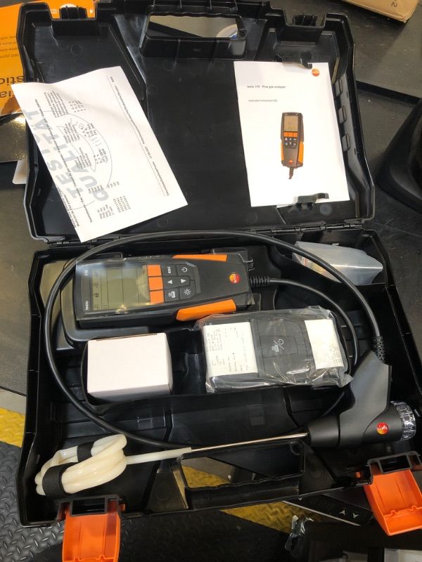 Photo 2 of testo 310 Combustion Analyzer Kit with Printer – Combustion analyzer measuring O2, Flue gas, and CO2 – Manometer for Heating Systems – Carbon Monoxide Meter