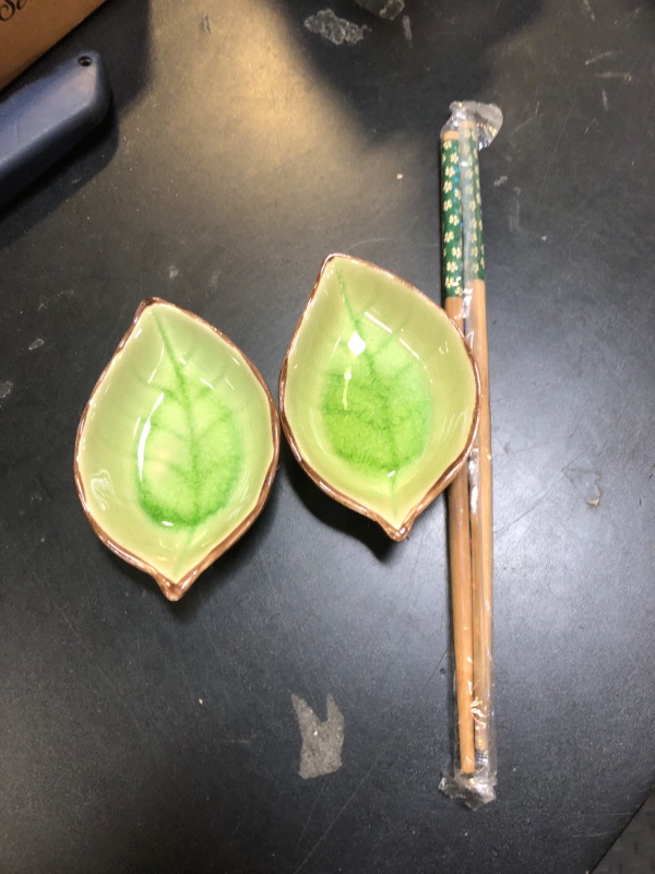 Photo 1 of 2 PCS SMALL DISH LEAF WITH CHOPSTICKS 