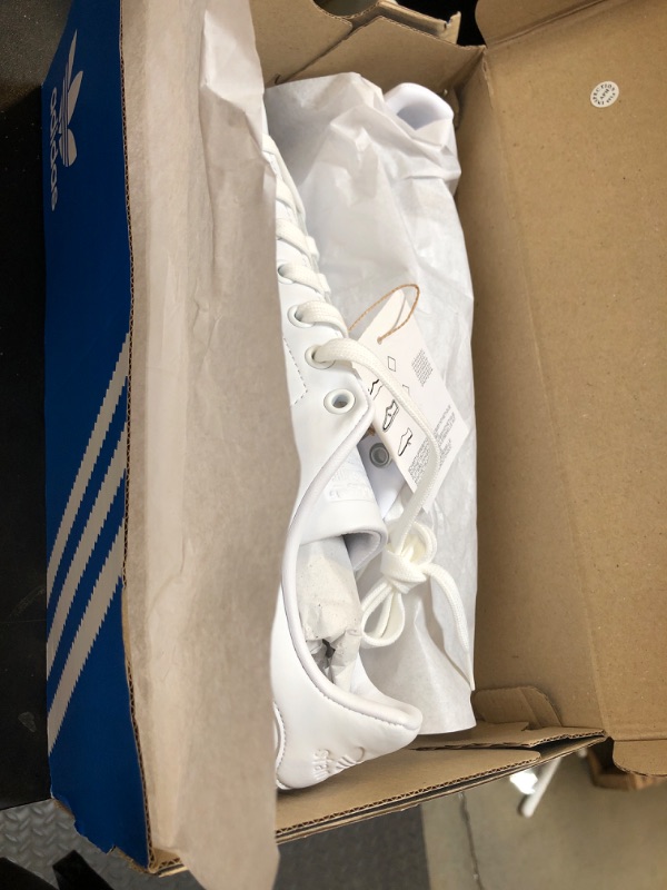 Photo 2 of Adidas STAN SMITH VEGAN Women Lowtop White in Size:46
