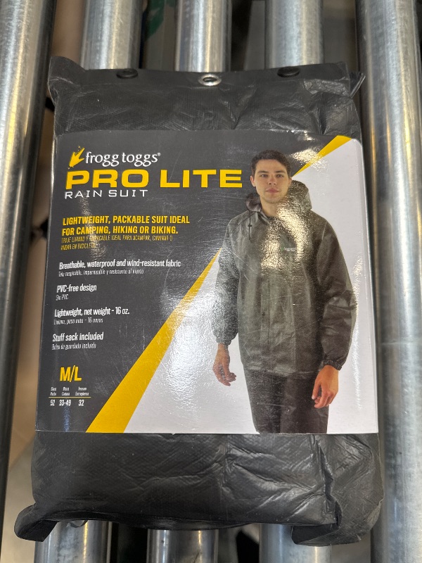 Photo 2 of Frogg Toggs Men S Pro Lite Rain Suit with Pockets M/L
