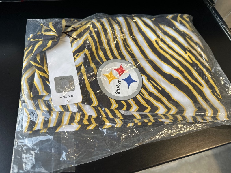 Photo 2 of M - Zubaz NFL Women's Basic Zebra Print Legging Pittsburgh Steelers 
