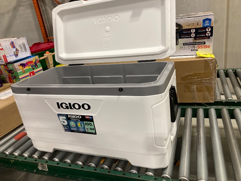 Photo 2 of Igloo Latitude 100qt Marine Cooler