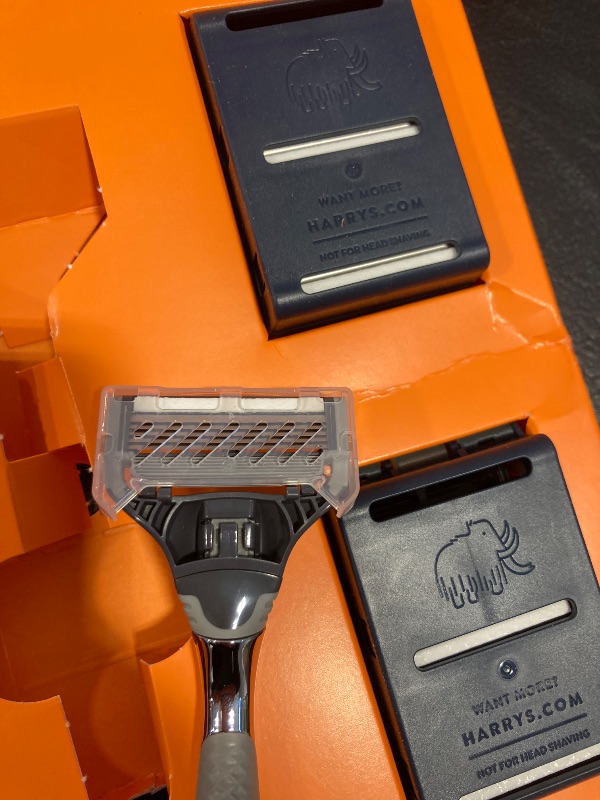 Photo 2 of Harry's Shaving Kit