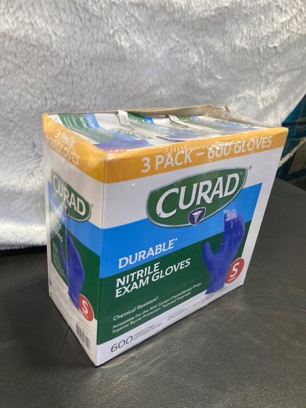 Photo 2 of Curad - CURNT1RH Disposable Nitrile Exam Gloves