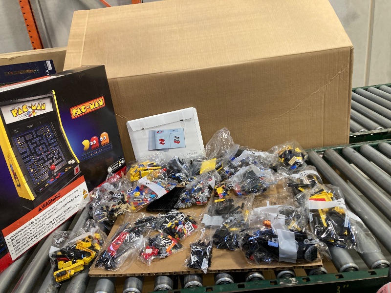 Photo 1 of Lego - Icons Pac-Man Arcade Retro Game Building Set 10323