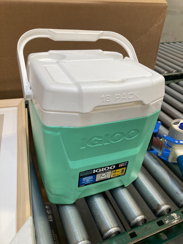 Photo 2 of Igloo Quantum 12qt Hybrid Cooler - Mint
