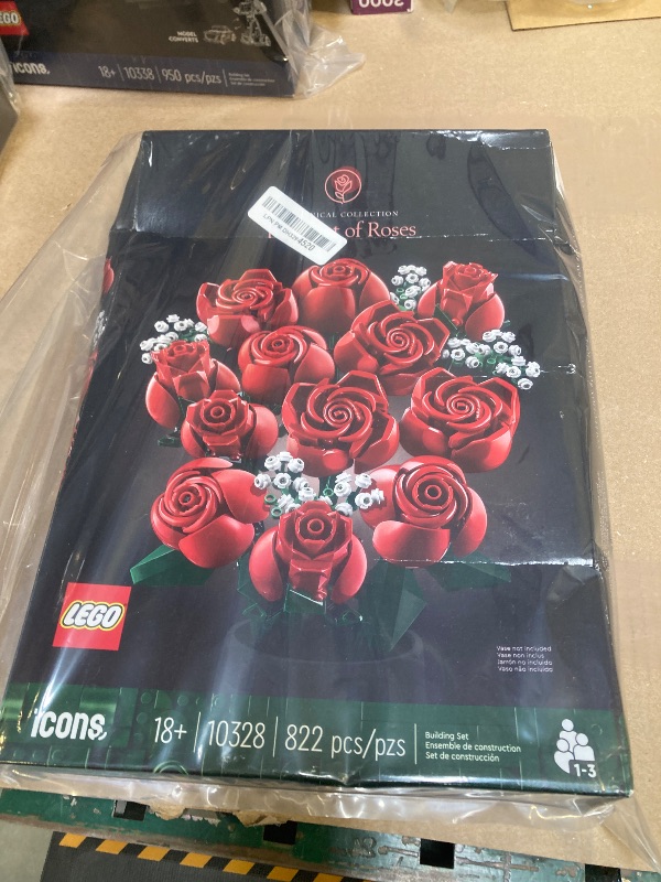 Photo 2 of LEGO Bouquet of Roses,