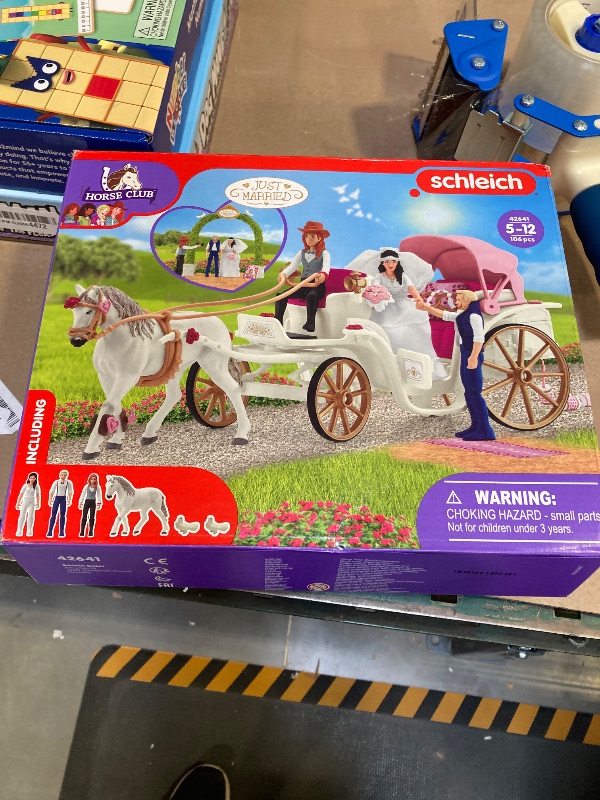 Photo 2 of Schleich Wedding Carriage