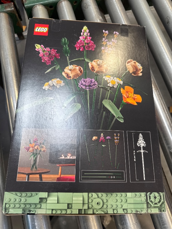 Photo 2 of LEGO® ICONS Flower Bouquet Building Kit 10280