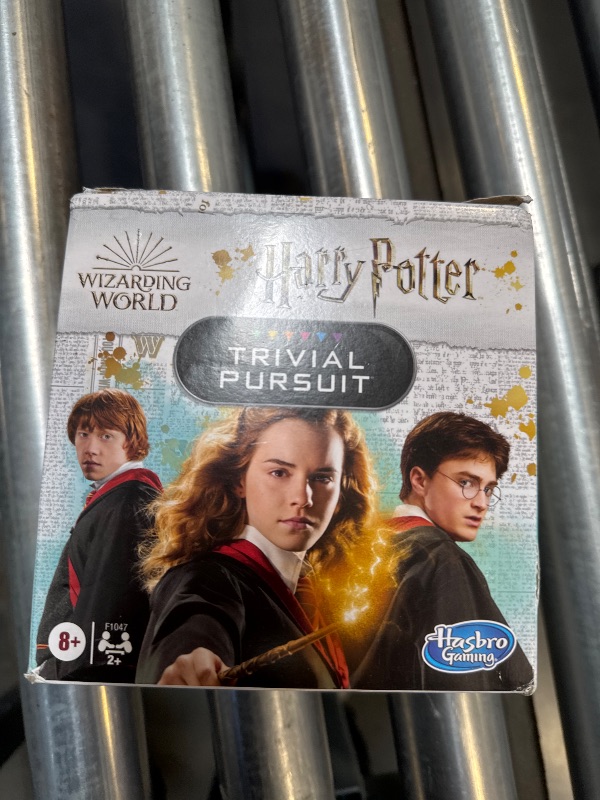 Photo 2 of Hasbro Gaming Trivial Pursuit: Wizarding World Harry Potter Edition Compact Trivia Game, 2+ Players, 600 Trivia Questions, 8+ (Amazon Exclusive)