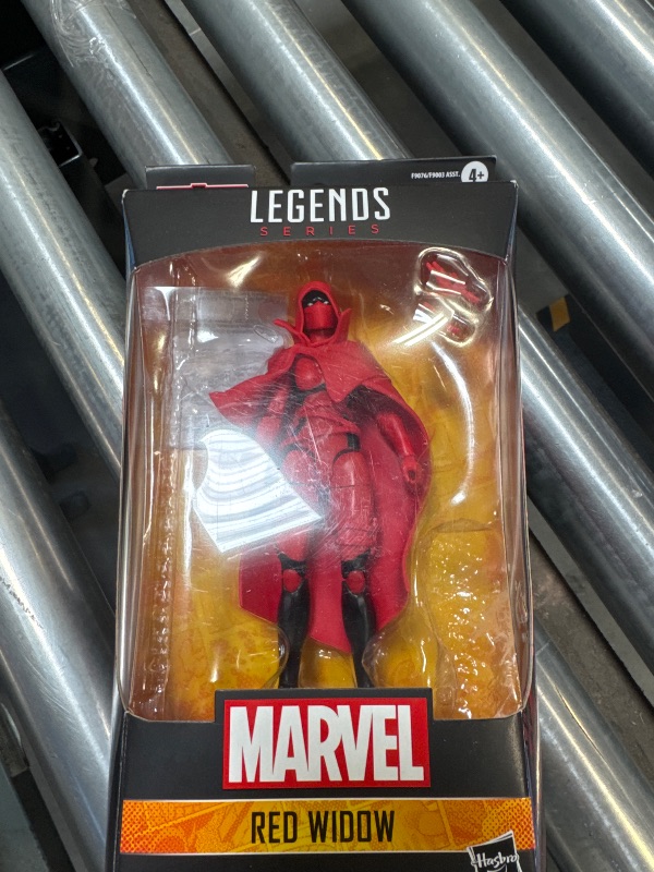 Photo 2 of Marvel Legends Series Red Widow, Comics Collectible 6-Inch Action Figure with Build-A-Figure Part