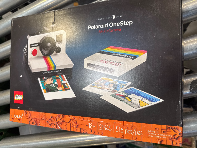 Photo 2 of Lego - Ideas Polaroid Onestep Sx-70 Camera Model 21345