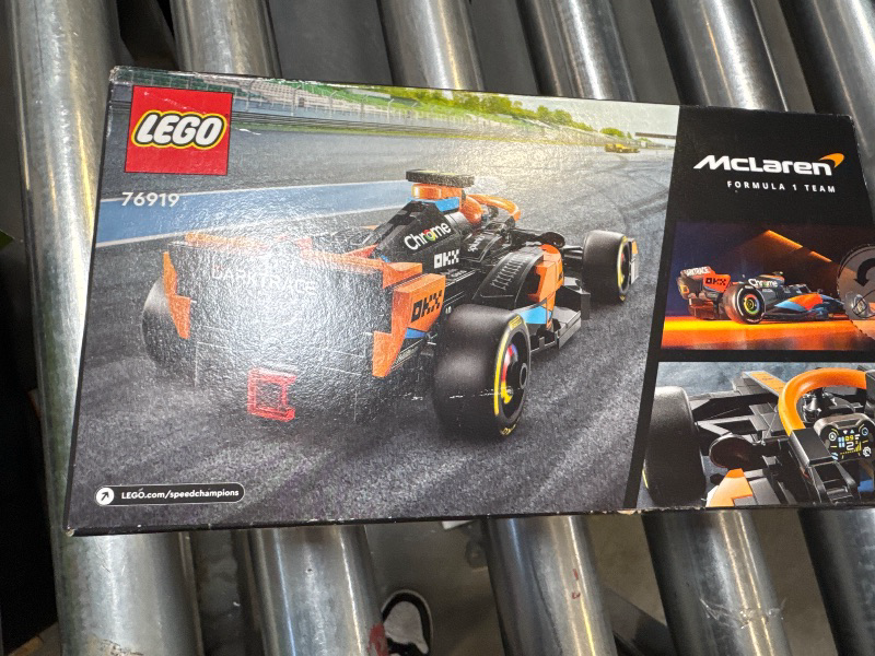 Photo 2 of LEGO Speed Champions 2023 McLaren Formula 1 Race Car Toy 76919