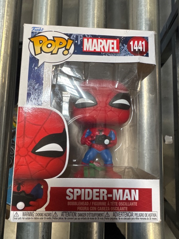 Photo 2 of Funko POP! Marvel: Spiderman with Open Gift - Spider-Man - Marvel Comics - Collectable Vinyl Figure - Gift Idea - Official Merchandise - for Kids & Adults - Comic Books Fans