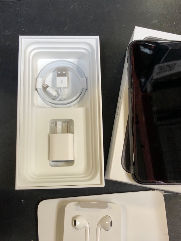 Photo 4 of Apple iPhone 11 (128GB) - Black (NEW)