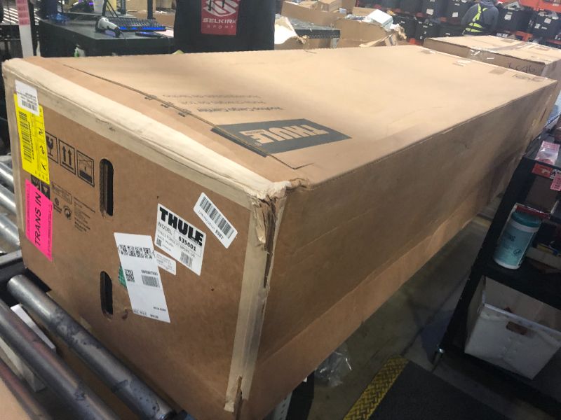 Photo 1 of Thule 613 Pulse Cargo Box Alpine, Black