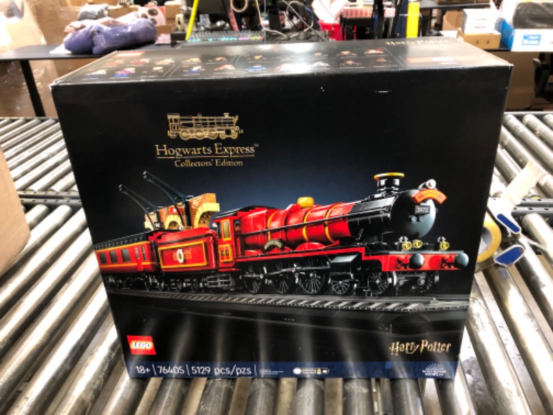 Photo 3 of LEGO Harry Potter Hogwarts Express – Collectors' Edition 76405, Iconic Replica Model Steam Train from The Films, Collectible Memorabilia Set for Adults