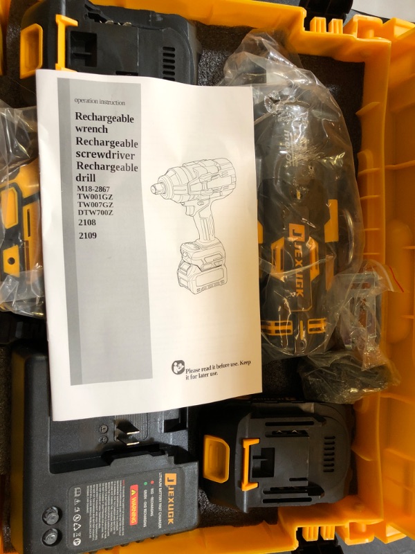 Photo 2 of 2000Nm Cordless Impact Gun,3/4" To 1/2" 2 x 6.0AH Battery Heavy High Torque Impact Wrench,1500Ft-lbs Brushless Eléctrica Pistola de Impacto,Power Llave de Impacto for Truck Mower Car Repair (2000NM)