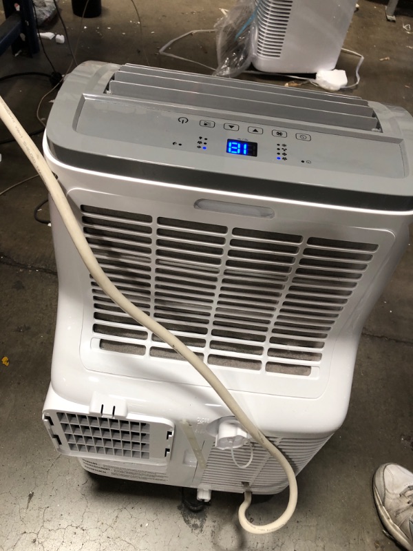 Photo 1 of *POWERS ON** BLACK+DECKER 10,000 BTU Portable Air Conditioner for Rooms up to 450 Sq. with Remote Control, White