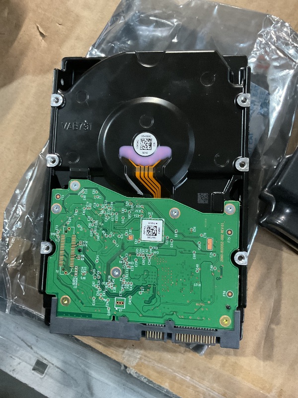 Photo 1 of (Used)(see images) Western Digital 8TB WD Red Plus NAS Internal Hard Drive HDD - 5640 RPM, SATA 6 Gb/s, CMR, 256 MB Cache, 3.5" - WD80EFPX