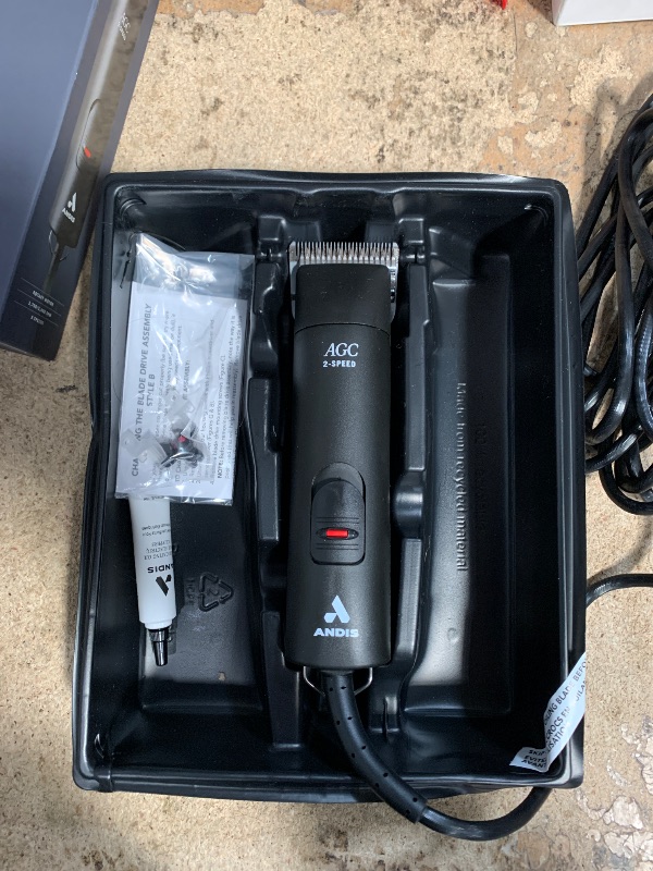 Photo 1 of ***SEE NOTES ***Andis 24675 UltraEdge 2-Speed Detachable Blade Pet/Dog Clipper – Runs Cool & Quiet, Designed with Two-Speed Rotary Motor & Shatter-Proof Housing - For All Coats & Breeds - 120 Volts, Black