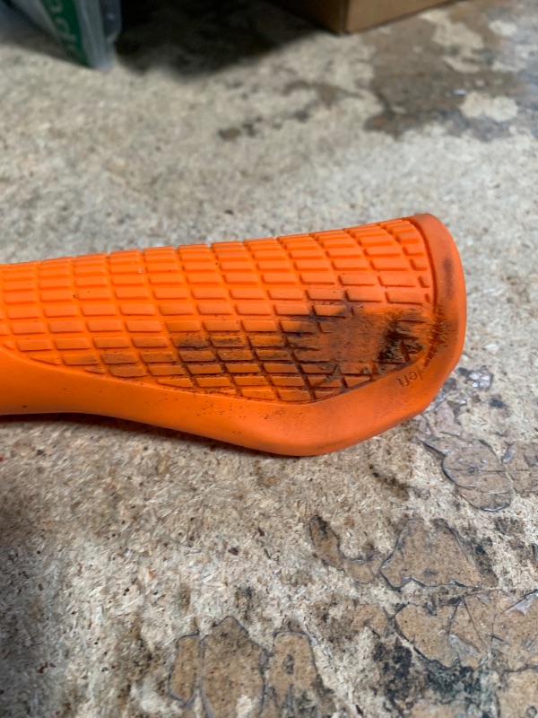 Photo 1 of **SEE NOTES***Ergon GA3 Ergonomic Lock-On MTB Grips – Winged Design for Mountain Bike Comfort and Wrist Support, Juicy Orange, Large