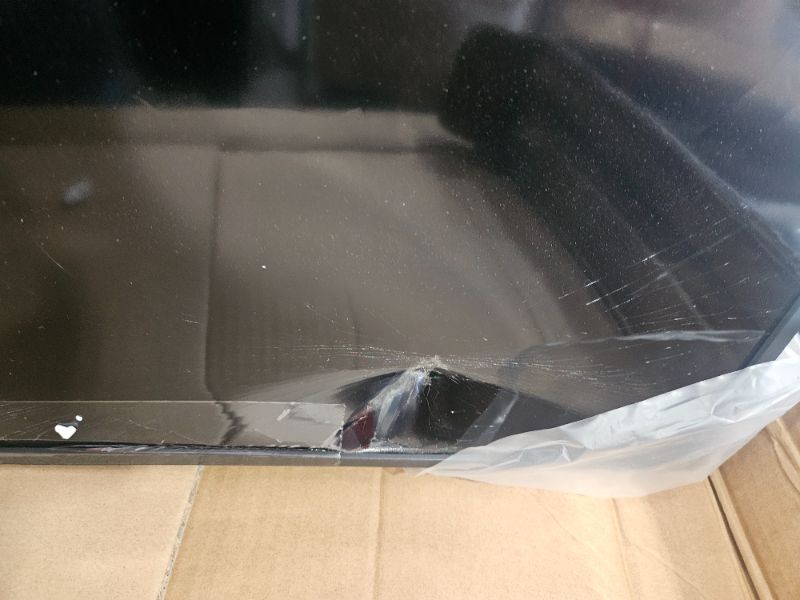Photo 1 of ** BROKEN SCREEN FINAL SALE ** Roku Smart TV 2025 – 40-Inch Select Series, 1080p Full HD TV – RokuTV with Voice Remote – Flat Screen LED Television with Wi-Fi for Streaming Live Local News, Sports, Family Entertainment