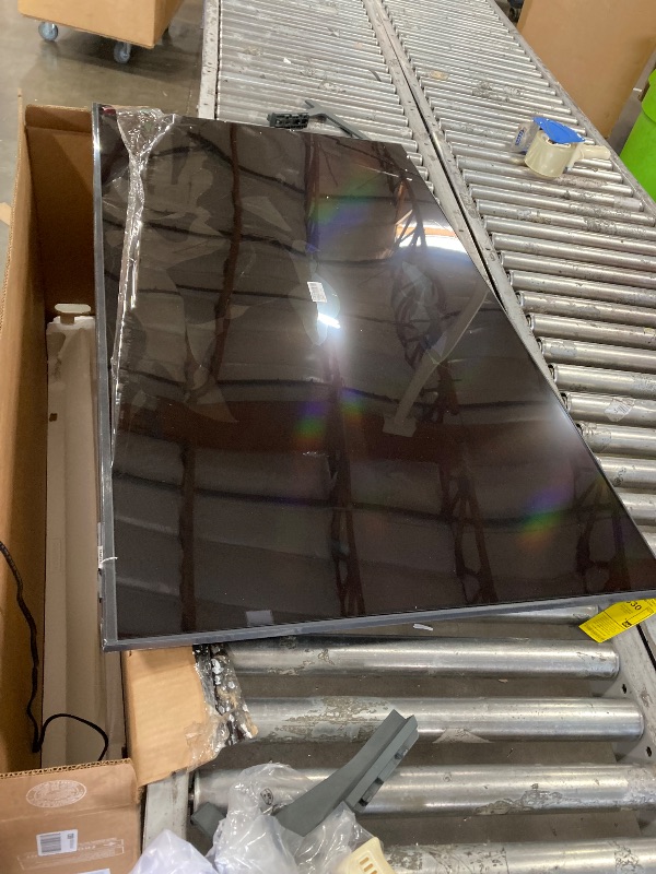 Photo 1 of **SMASHED SCREEN FINAL SALE**Samsung 55-Inch Class Crystal UHD 4K DU7200 Series HDR Smart TV w/Object Tracking Sound Lite, PurColor, Motion Xcelerator, Mega Contrast, Q-Symphony (UN55DU7200, 2024 Model)