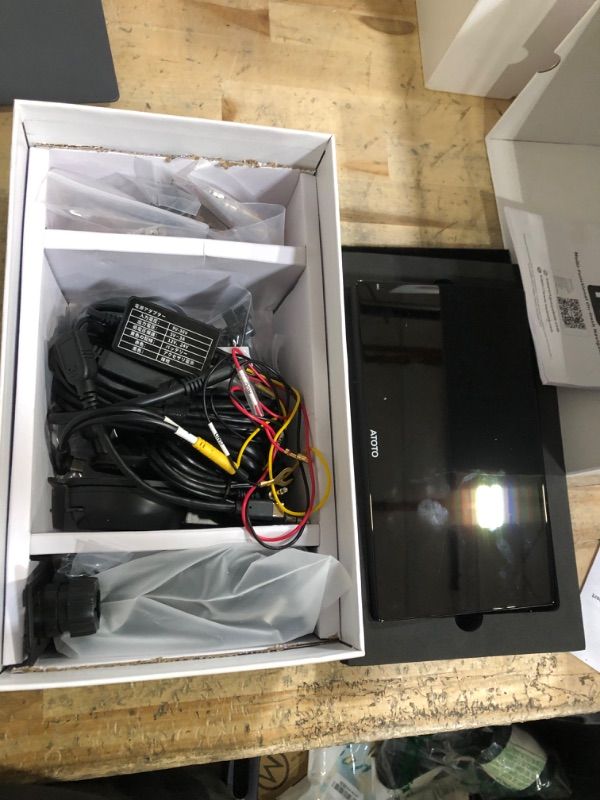 Photo 1 of ***PARTS ONLY***Portable CarPlay Screen for Car / Android Auto Screen Wireless Wired, 4G LTE SIM Card+4GB+32GB Android Car Play 10.0, 9" QLED 1280*720p Touchscreen, TrackHU,Ai Multimedia Navigation System P909PR1M-S3