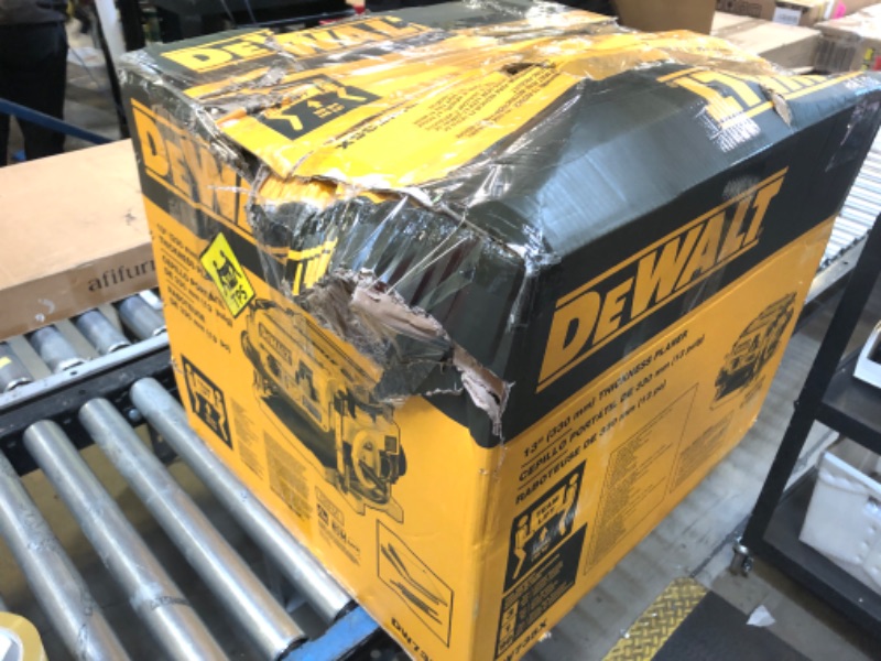 Photo 4 of DEWALT Thickness Planer, Two Speed, 13-inch, 15 Amp, 20,000 RPM Motor (DW735X)