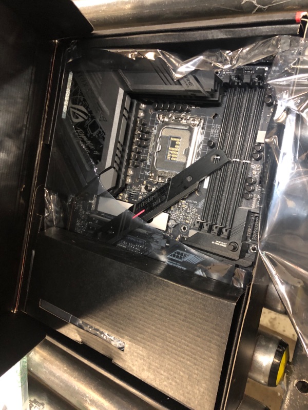 Photo 2 of ASUS ROG Strix Z690-F Gaming WiFi 6E LGA1700(Intel 12th Gen) ATX Gaming Motherboard(PCIe 5.0,DDR5,16+1 Power Stages,2.5Gb LAN,BT v5.2,Thunderbolt 4,4xM.2,Front Panel USB 3.2 Gen 2x2 Type-C Connector)