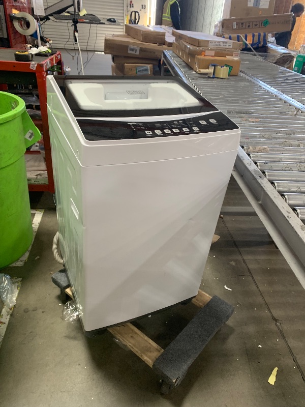 Photo 1 of DENTED FRONT BLACK+DECKER Small Portable Washer, Washing Machine for Household Use, Portable Washer 1.7 Cu. Ft. with 6 Cycles, Transparent Lid & LED Display