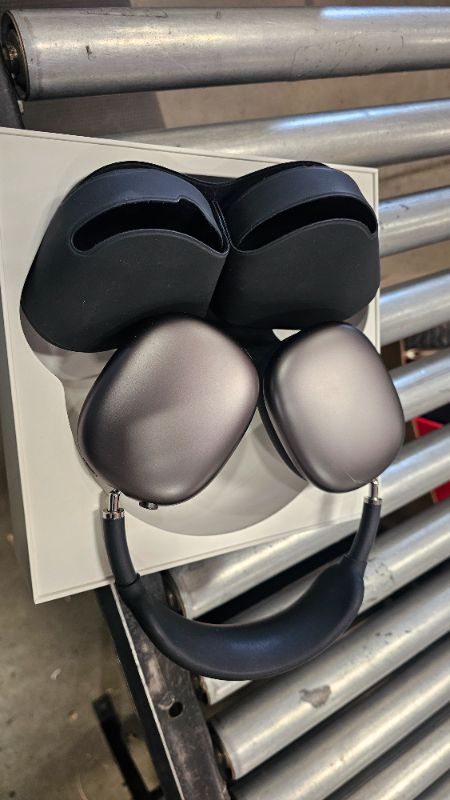 Photo 1 of Apple AirPods Max Wireless Over-Ear Headphones